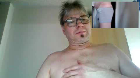 Snapshot of rainer70iger2 chatting on 12.28.24 Rainer online show from 12.28.24