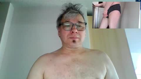 Snapshot of rainer70iger2 chatting on 01.10.25 Rainer online show from 01.10.25