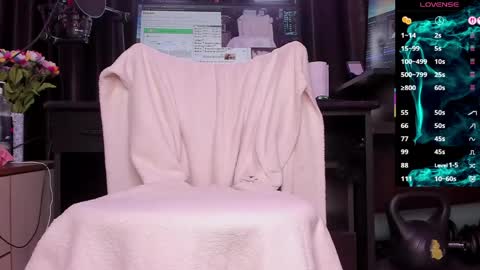 Snapshot of raissa_sky26 chatting on 05.18.26 Laura online show from 05.18.26