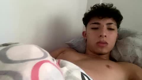 Snapshot of ramiroo2312 chatting on 02.17.25 ramiroo2312 online show from 02.17.25