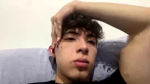 Snapshot of ramiroo2312 chatting on 10.10.25 ramiroo2312 online show from 10.10.25