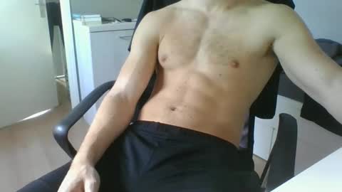 Snapshot of ramonjoosse2001 chatting on 10.27.25 ramonjoosse2001 online show from 10.27.25