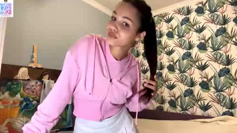 Snapshot of ranaeriveras chatting on 10.16.25 ShyBerry online show from 10.16.25