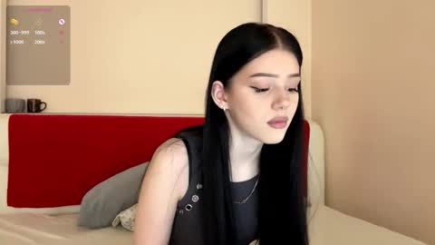 Snapshot of randiburt chatting on 10.05.25 Luna online show from 10.05.25
