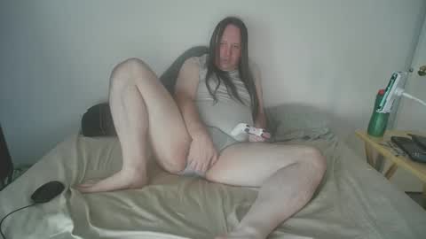 Snapshot of rando1235 chatting on 09.23.25 rando1235 online show from 09.23.25