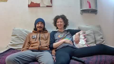 Snapshot of randomshuffle chatting on 02.01.25 MR DJ Randomshuffle friends playing with sexual energy live - OMG we are back online show from 02.01.25