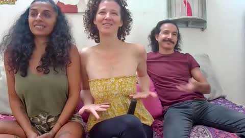 Snapshot of randomshuffle chatting on 02.11.25 MR DJ Randomshuffle friends playing with sexual energy live - OMG we are back online show from 02.11.25