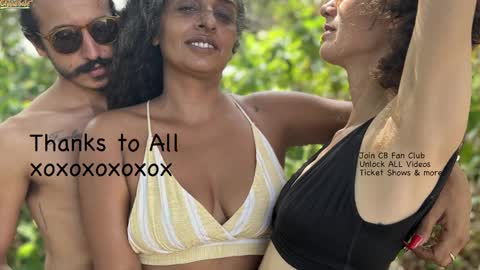 Snapshot of randomshuffle chatting on 02.11.25 MR DJ Randomshuffle friends playing with sexual energy live - OMG we are back online show from 02.11.25