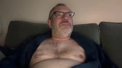 Snapshot of randyboyandy chatting on 11.01.25 randyboyandy online show from 11.01.25