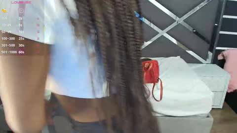 Raquel online show from 11.26.25