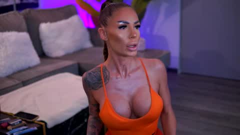 Raquelle online show from 11.24.25