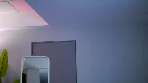 Raquelle online show from 01.05.26