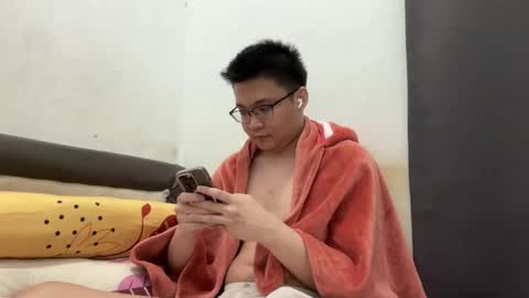 randomnaut online show from 12.04.25