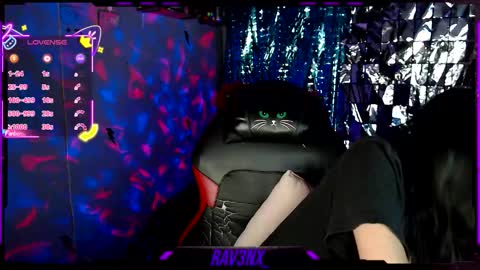 Snapshot of rav3nx_ chatting on 09.17.25 online show from 09.17.25