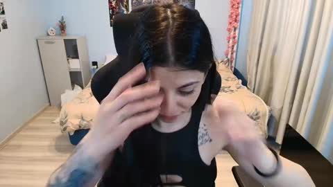 Snapshot of raven_haired_goddess chatting on 05.04.26 raven_haired_goddess online show from 05.04.26