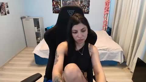 Snapshot of raven_haired_goddess chatting on 06.29.26 raven_haired_goddess online show from 06.29.26