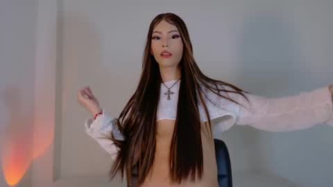 Snapshot of raven_li01 chatting on 07.16.26 Isaindepent model online show from 07.16.26