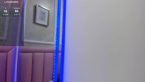 Snapshot of raven_loove chatting on 04.23.26 raven_loove online show from 04.23.26