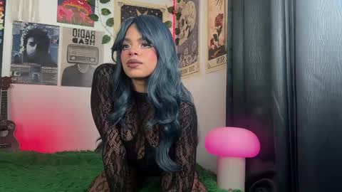 Snapshot of raven_luv chatting on 10.17.25 raven online show from 10.17.25