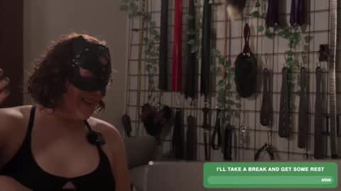 Snapshot of raven_risque chatting on 12.07.24 Raven online show from 12.07.24