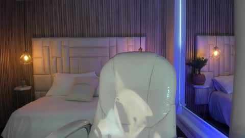 Snapshot of ravenn21 chatting on 02.24.26 Raven online show from 02.24.26