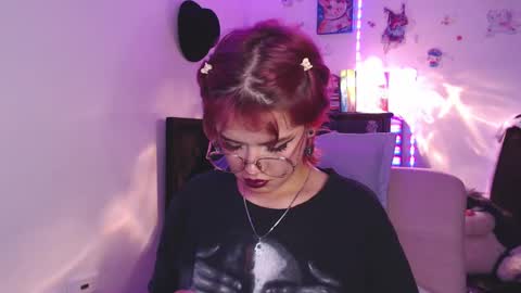 Snapshot of raventh_ chatting on 02.14.25 raventh_ online show from 02.14.25