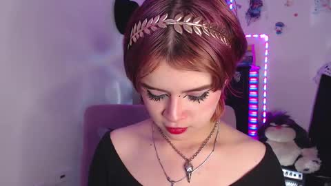 Snapshot of raventh_ chatting on 02.21.25 raventh_ online show from 02.21.25