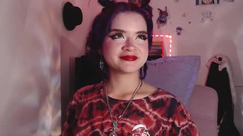Snapshot of raventh_ chatting on 02.25.25 raventh_ online show from 02.25.25