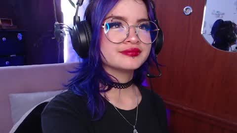 Snapshot of raventh_ chatting on 10.09.25 raventh_ online show from 10.09.25