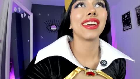 Snapshot of ravenwitch_ chatting on 05.15.26 Raven Witch online show from 05.15.26