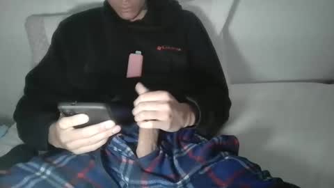 Snapshot of ravenxbat chatting on 11.18.25 ravenxbat online show from 11.18.25