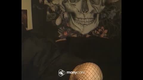 Snapshot of ravenxlee chatting on 09.17.25 ravenxlee online show from 09.17.25