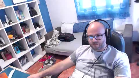 ravingr3d3 online show from 10.16.25