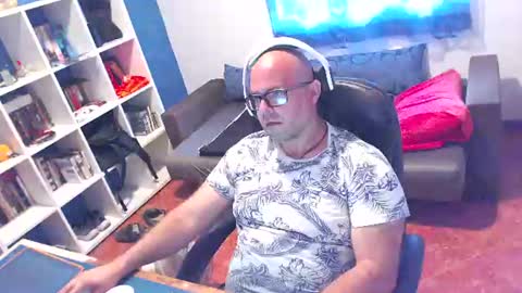 Snapshot of ravingr3d3 chatting on 06.15.26 ravingr3d3 online show from 06.15.26