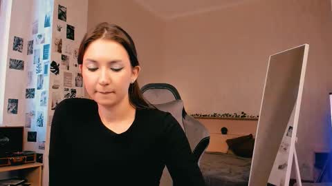 Alia Mereyn online show from 10.03.25