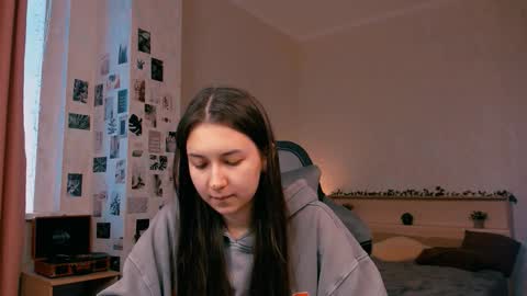 Alia Mereyn online show from 10.18.25