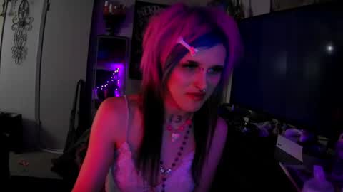 Snapshot of ravynstar13 chatting on 09.29.25 ravynstar13 online show from 09.29.25