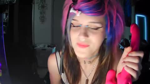 Snapshot of ravynstar13 chatting on 10.01.25 ravynstar13 online show from 10.01.25