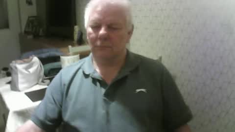Snapshot of ray47 chatting on 10.01.25 ray47 online show from 10.01.25