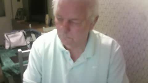 Snapshot of ray47 chatting on 10.17.25 ray47 online show from 10.17.25