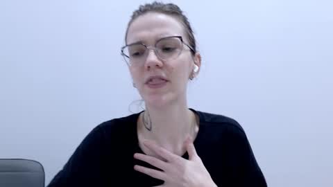 Snapshot of ray_lol chatting on 02.14.26 Ray-Ray online show from 02.14.26