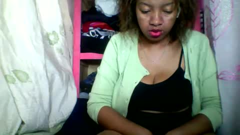 Snapshot of rayana_69 chatting on 05.11.26 rayana_69 online show from 05.11.26