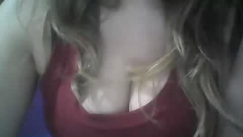 Snapshot of rayday_ chatting on 10.10.25 rayday_ online show from 10.10.25