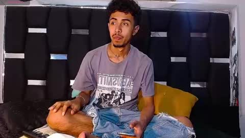 Snapshot of raydevil_ chatting on 12.09.24 Rayn online show from 12.09.24