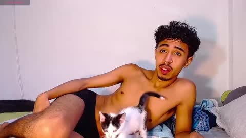 Snapshot of raydevil_ chatting on 01.06.25 Rayn online show from 01.06.25