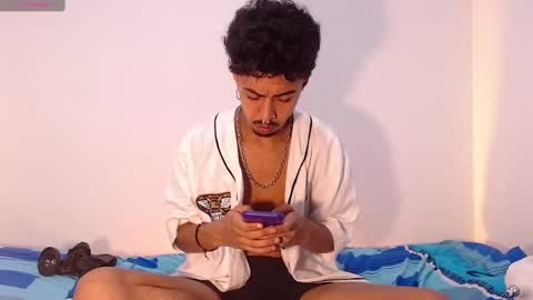 Snapshot of raydevil_ chatting on 01.16.25 Rayn online show from 01.16.25