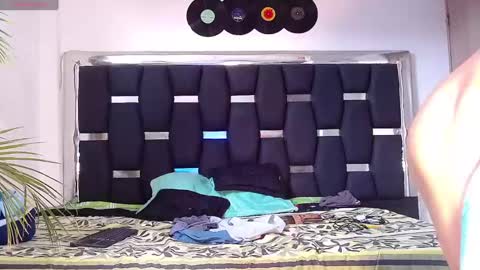 Snapshot of raydevil_ chatting on 01.27.25 Rayn online show from 01.27.25