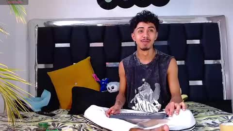 Snapshot of raydevil_ chatting on 01.31.25 Rayn online show from 01.31.25