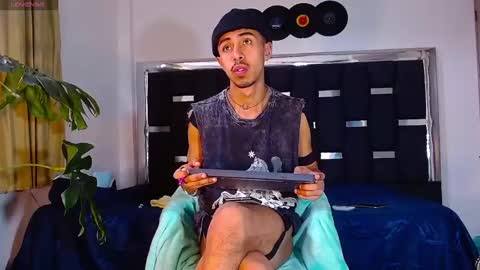 Snapshot of raydevil_ chatting on 02.12.25 Rayn online show from 02.12.25