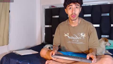 Snapshot of raydevil_ chatting on 02.19.25 Rayn online show from 02.19.25